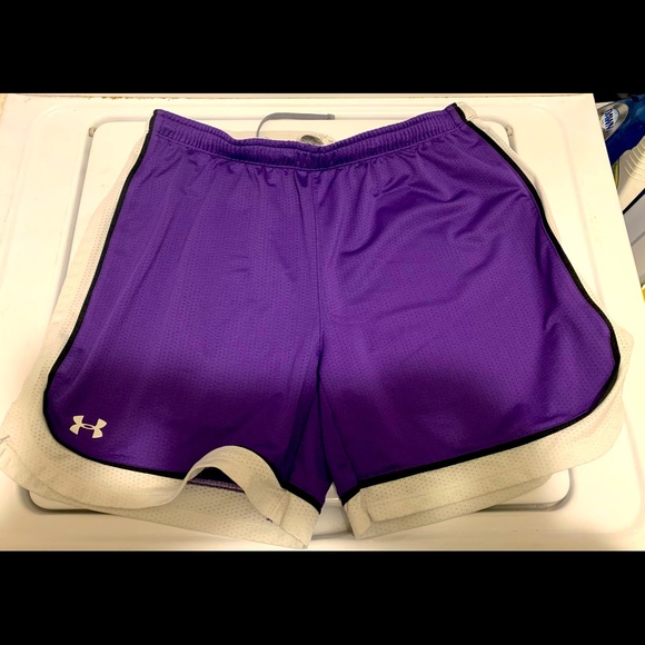 Under Armour Women’s Loose Fit Shorts - Picture 1 of 2